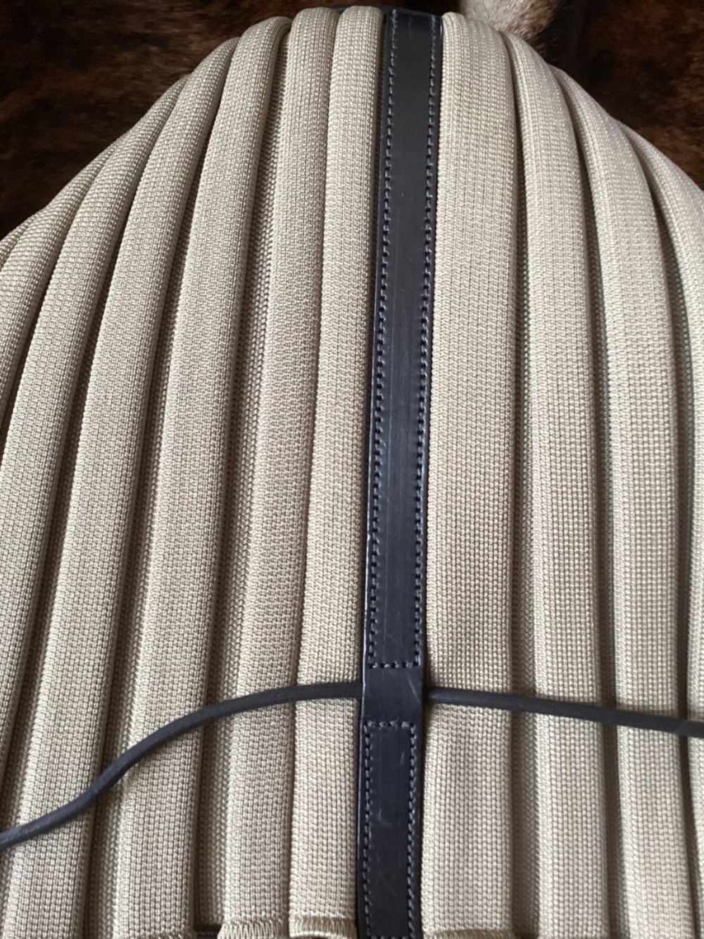 Unique Leather Ribbed Expandable Slouch Bucket Style Gathered Handbag🦋 - Picture 8 of 11